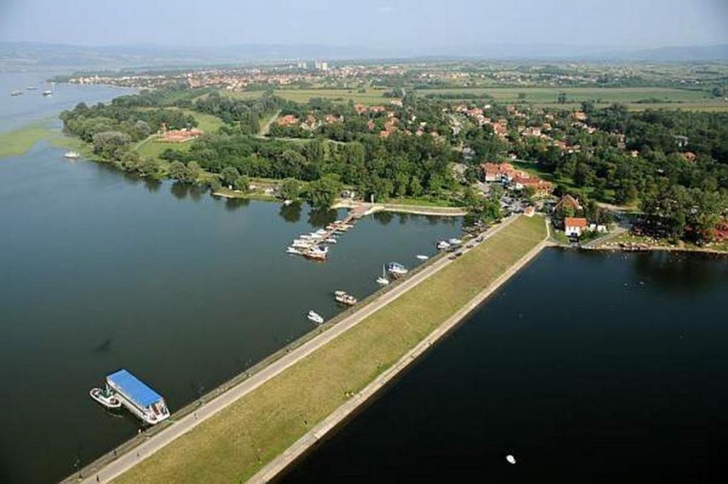 Apartmani Novak - Srebrno Jezero Veliko Gradiste Exterior photo